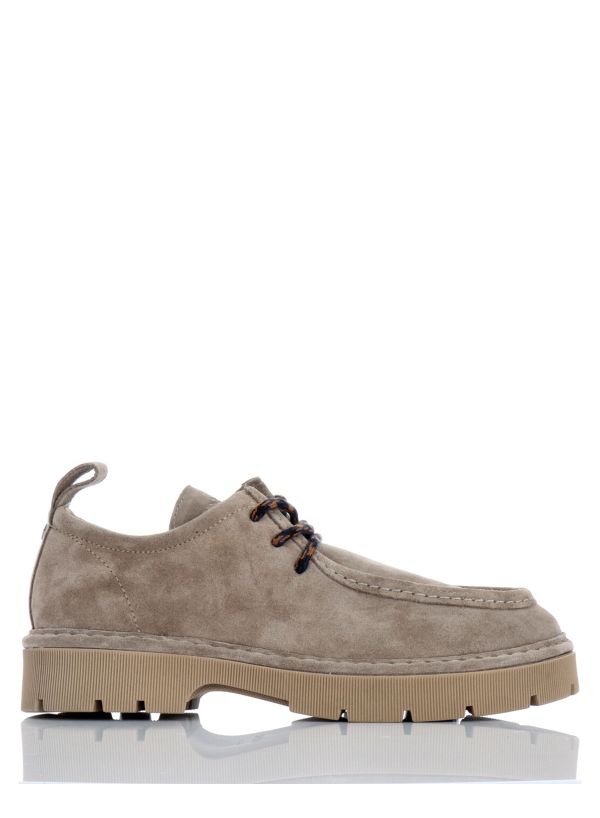 P99 Lace-Up Shoe